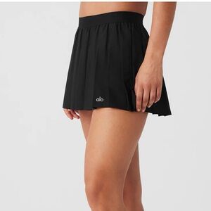 ALO VARSITY TENNIS SKIRT SIZE M, NEVER WORN